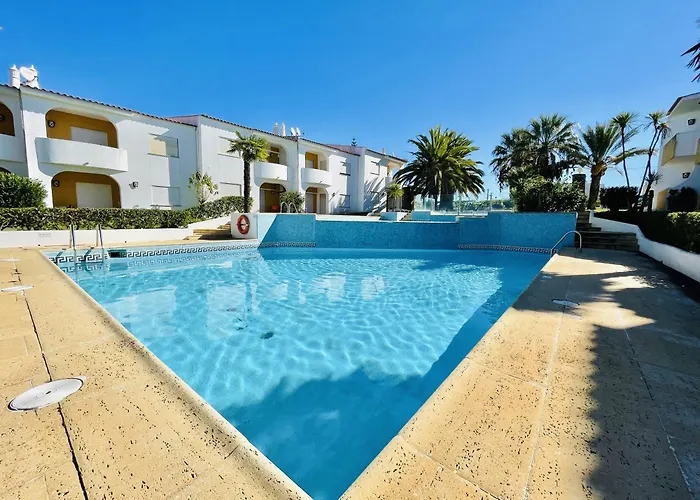 Apartment Lavanda - 2 Bedrooms - 3 Level Pool - Garden - 1km *