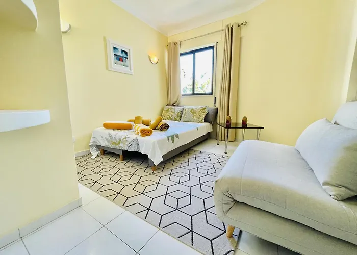 Lavanda - 2 Bedrooms - 3 Level Pool - Garden - 1km * Estombar