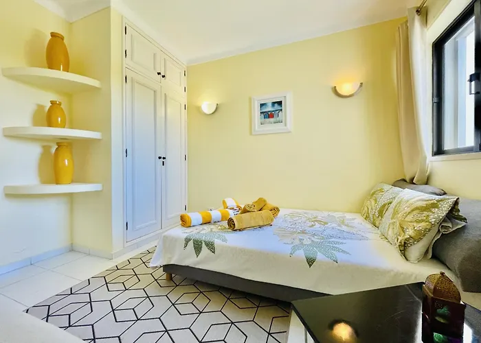 Lavanda - 2 Bedrooms - 3 Level Pool - Garden - 1km Apartment