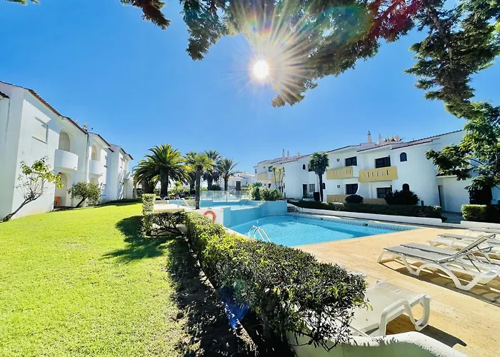 Apartment Lavanda - 2 Bedrooms - 3 Level Pool - Garden - 1km Estombar